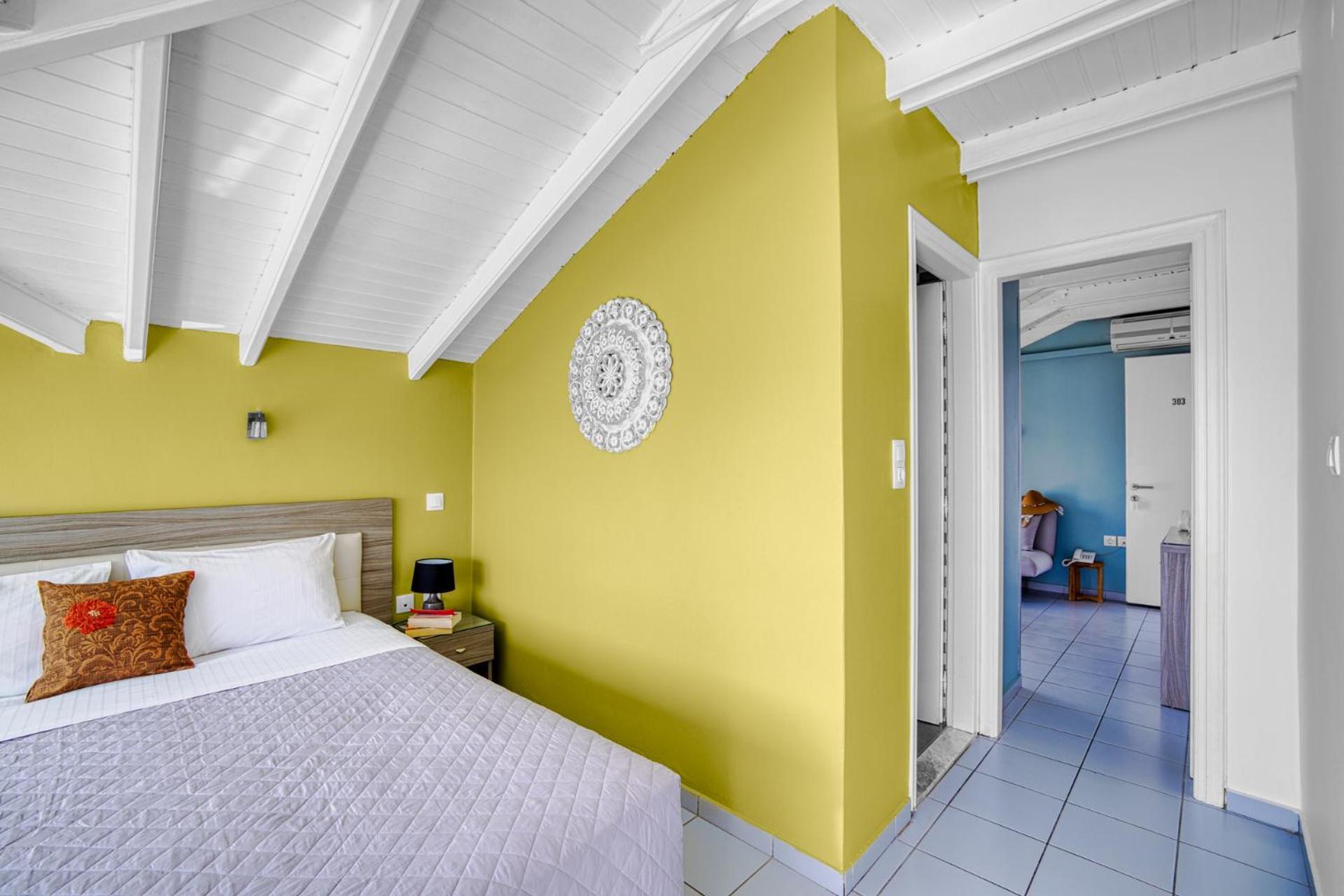 Platy Beach Hotel Buitenkant foto