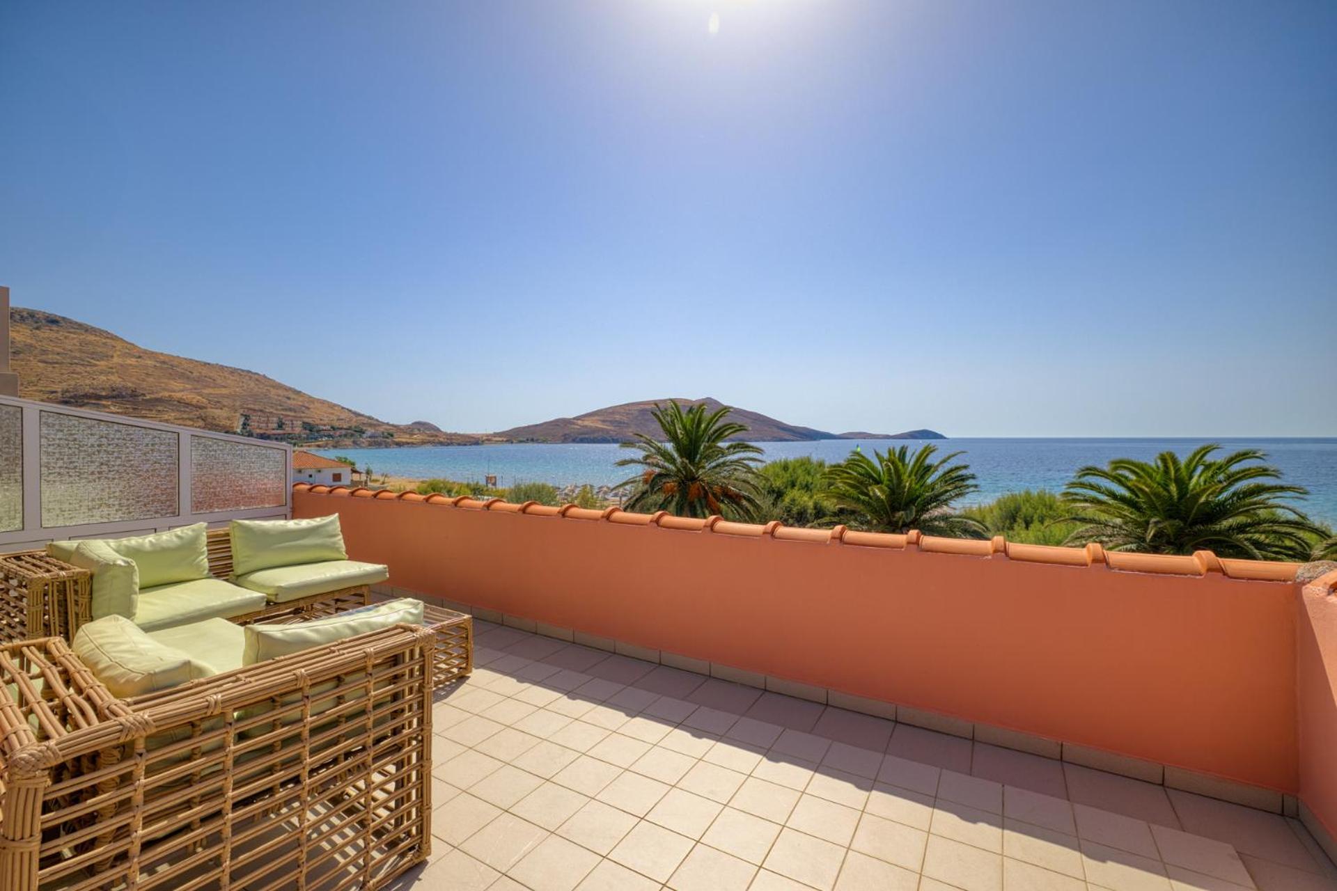 Platy Beach Hotel Buitenkant foto