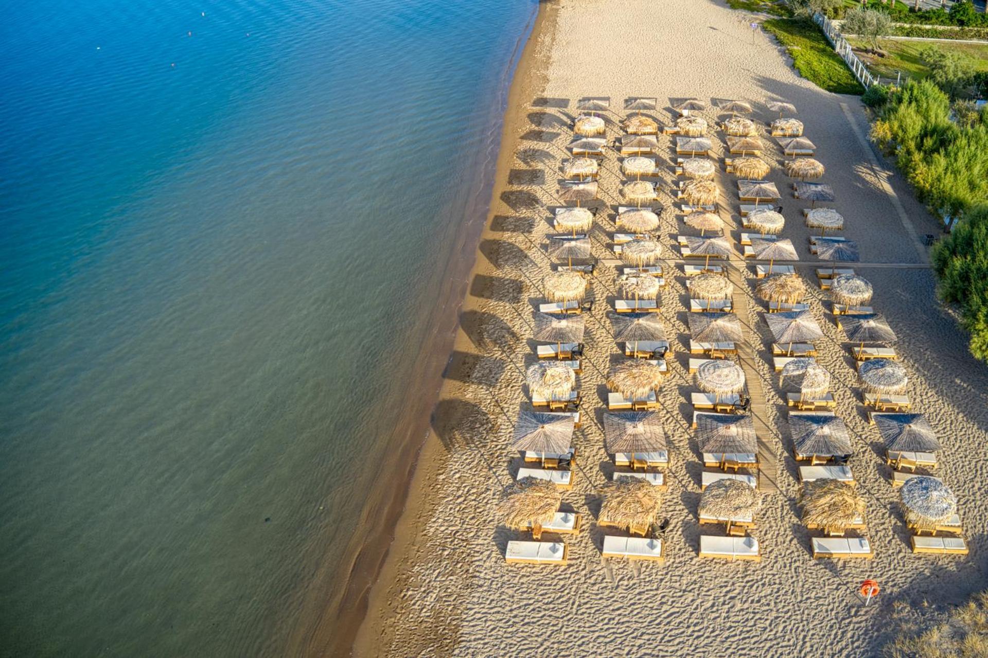 Platy Beach Hotel Buitenkant foto