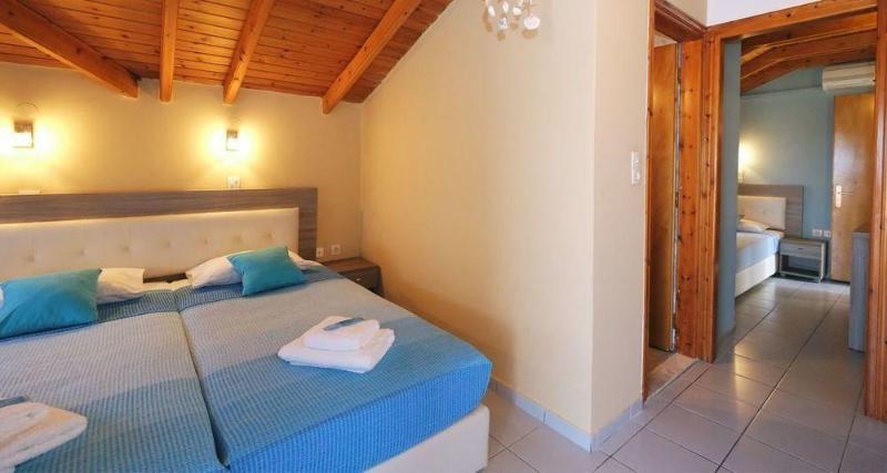 Platy Beach Hotel Buitenkant foto