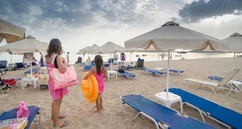 Platy Beach Hotel Buitenkant foto